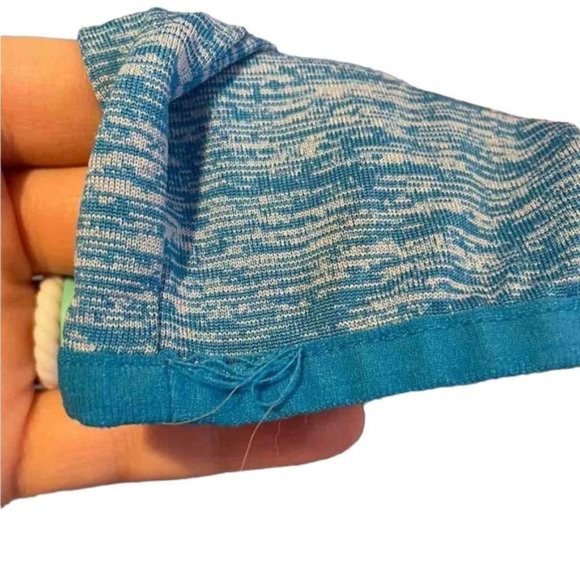 Under armour light weight loose fit hoodie - Picture 4 of 4